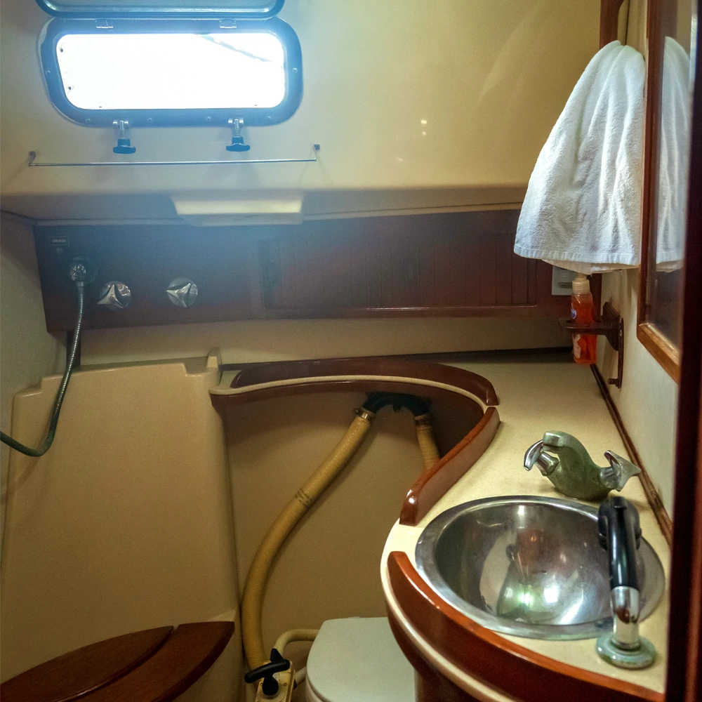 ISLAND PACKET BAÑO.