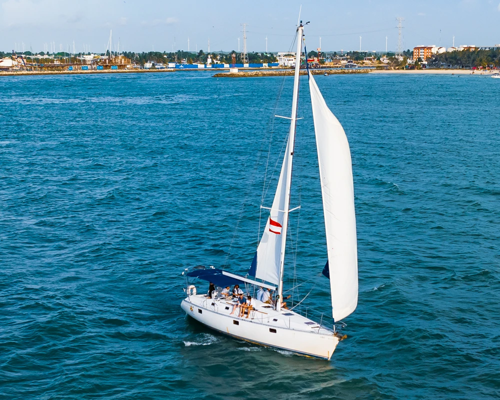 SAILBOAT BENETEAU COASTING (1).