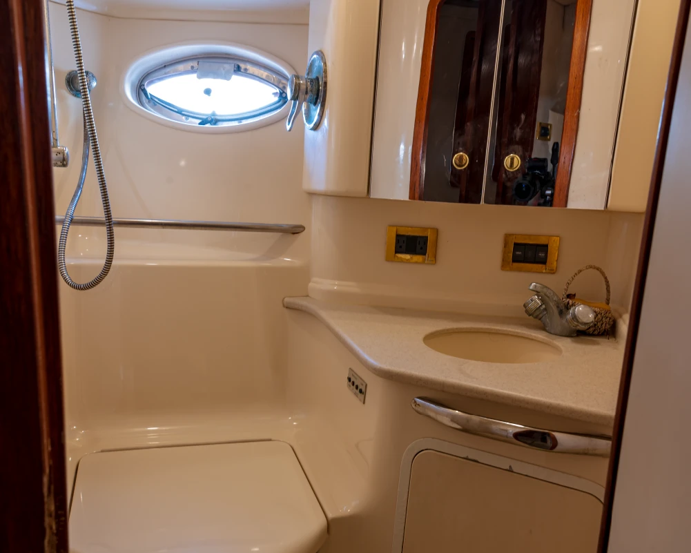 YATE SUNDANCER BAÑO